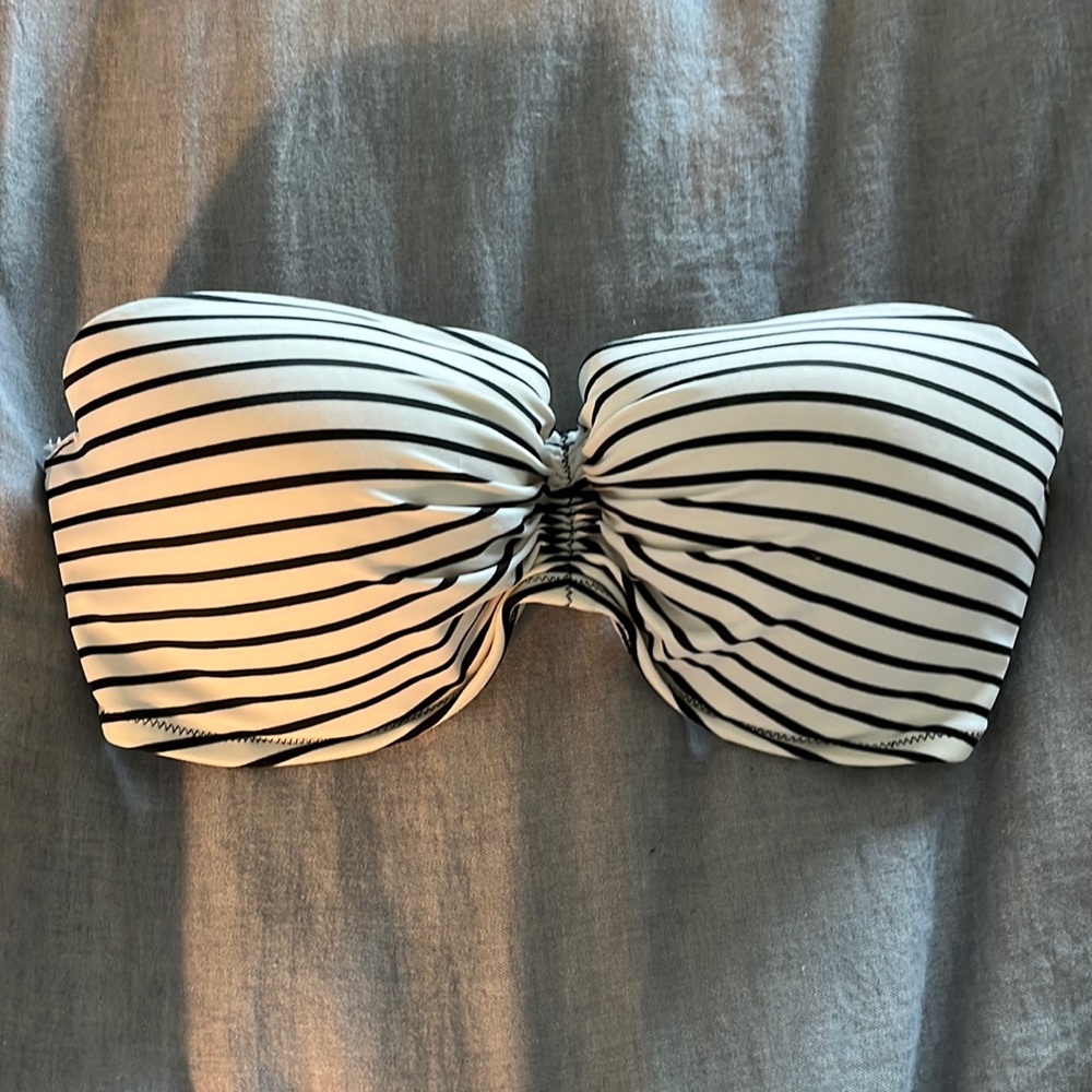 Victoria’s Secret Bikini Top 34DD